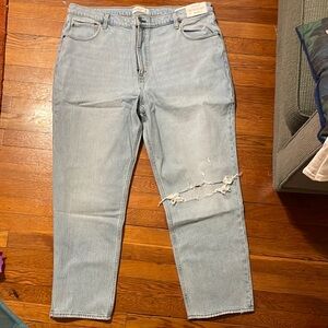 Abercrombie 90’s Straight Light Blue Distressed Jeans